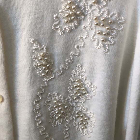 Vintage women’s sweater cardigan - Picture 2 of 4